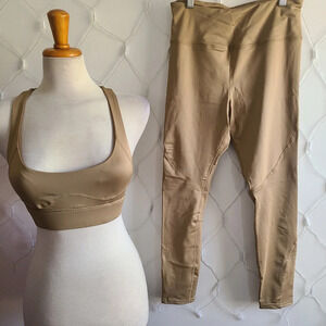 Workout Set / Bra Top and Leggings / Size Small (2 pieces)